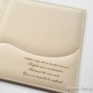11-coperta-piele-crem-cu-gravare